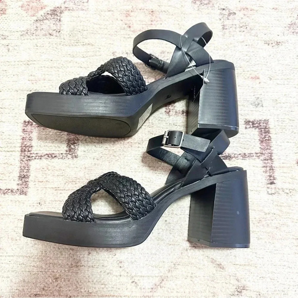 NWT Torrid • Black Crisscross Platform Heel Sandal Size 10.5 Wide Width - Picture 13 of 15